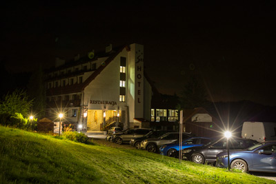 Ski hotel noc widok odprężenie natura parking=